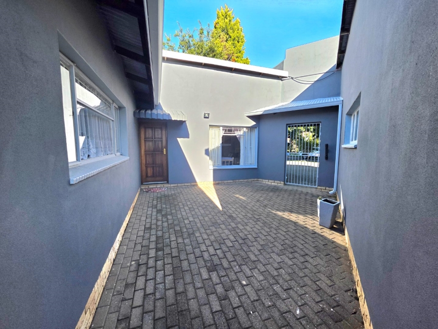 4 Bedroom Property for Sale in La Provance Free State